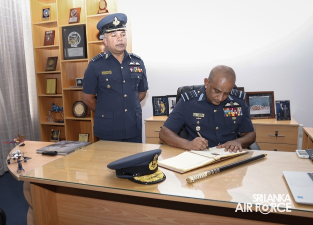 COMMANDER’S INSPECTION AT SLAF TRADE TRAINING SCHOOL EKALA
