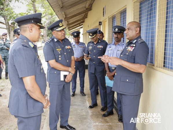 COMMANDER’S INSPECTION AT SLAF TRADE TRAINING SCHOOL EKALA