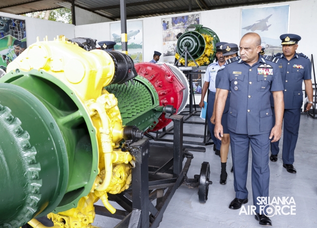COMMANDER’S INSPECTION AT SLAF TRADE TRAINING SCHOOL EKALA