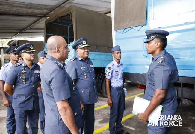 COMMANDER’S INSPECTION AT SLAF TRADE TRAINING SCHOOL EKALA