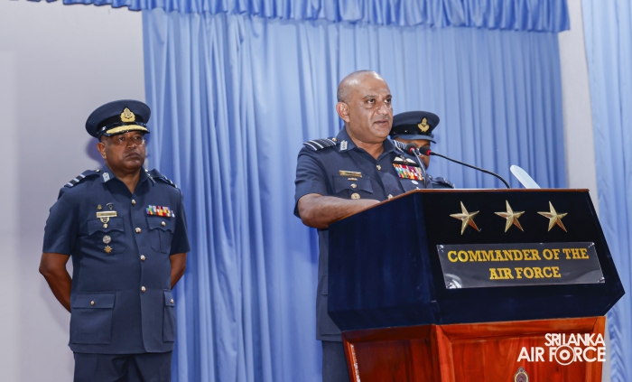 COMMANDER’S INSPECTION AT SLAF TRADE TRAINING SCHOOL EKALA