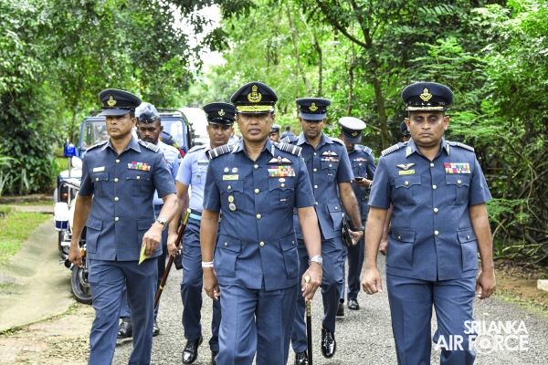 COMMANDER’S INSPECTION AT SLAF STATION MIRIGAMA