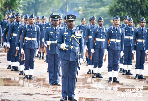 COMMANDER’S INSPECTION AT SLAF TRADE TRAINING SCHOOL EKALA