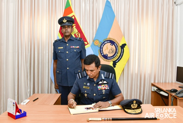 COMMANDER’S INSPECTION AT SLAF TRADE TRAINING SCHOOL EKALA