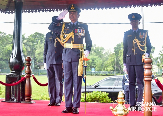COMMANDER’S INSPECTION AT SLAF TRADE TRAINING SCHOOL EKALA