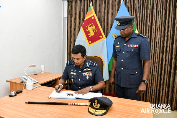 COMMANDER’S INSPECTION AT SLAF TRADE TRAINING SCHOOL EKALA
