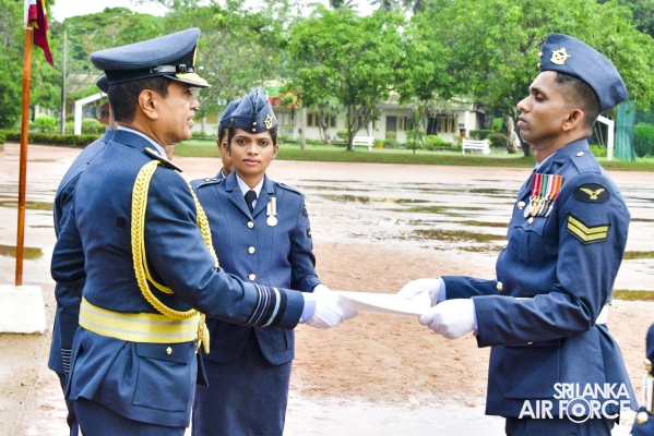 COMMANDER’S INSPECTION AT SLAF TRADE TRAINING SCHOOL EKALA