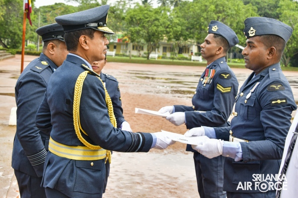 COMMANDER’S INSPECTION AT SLAF TRADE TRAINING SCHOOL EKALA