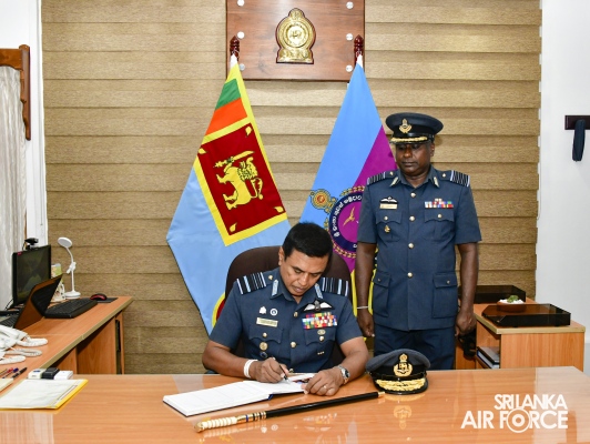 COMMANDER’S INSPECTION AT SLAF TRADE TRAINING SCHOOL EKALA
