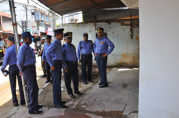 Commander Visits Aluthgama