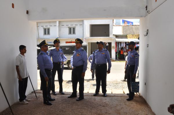 Commander Visits Aluthgama
