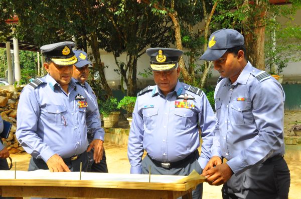 Commander Visits Aluthgama