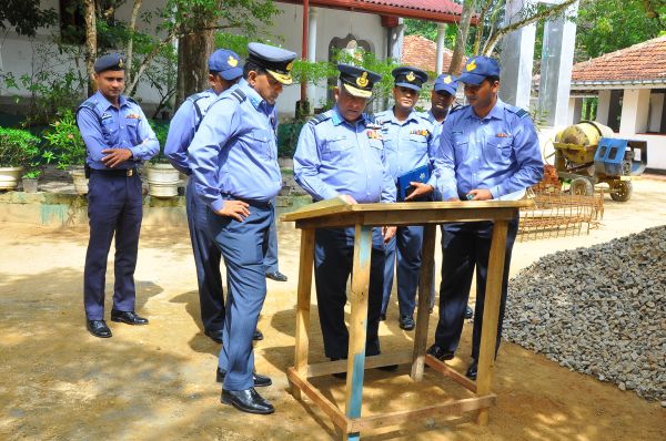 Commander Visits Aluthgama