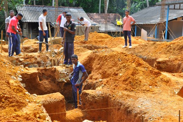 Commander Visits Aluthgama