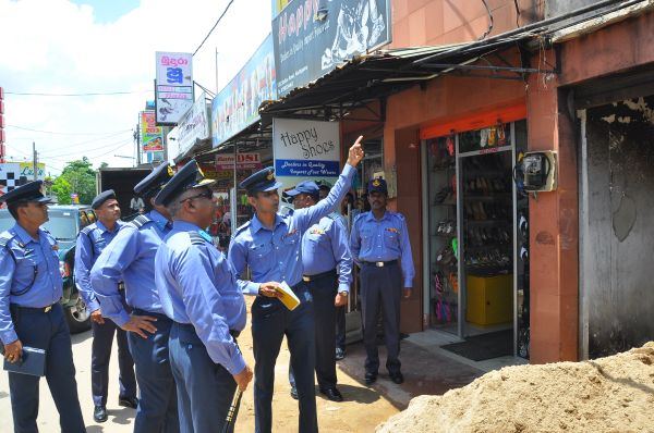 Commander Visits Aluthgama