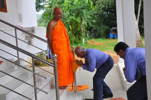 Commander Visits Aluthgama