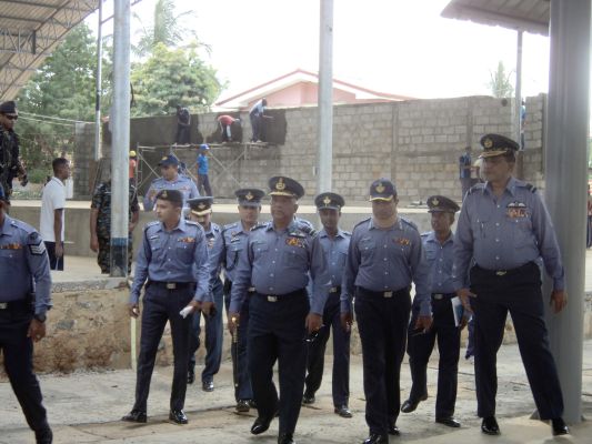 Commander Visits Aluthgama