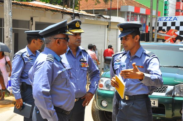 Commander Visits Aluthgama
