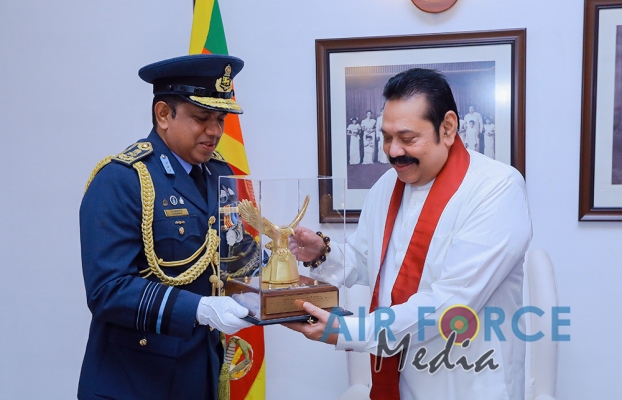 Newly Appointed Commander of the Air Force Calls on the Prime Minister