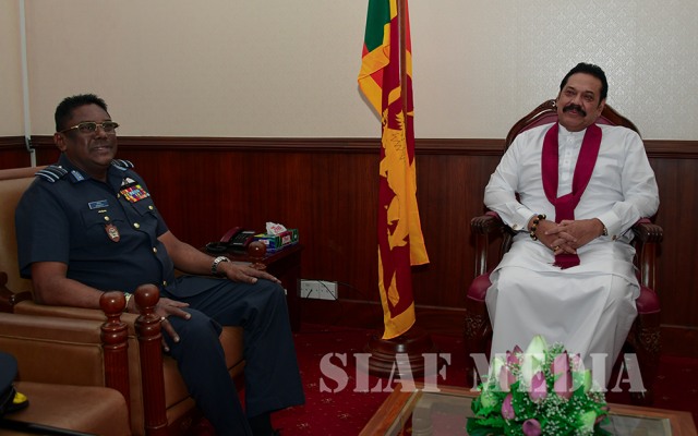 SLAF Commander calls on the Prime Minister