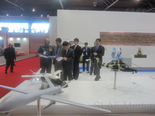 Commander Visits ‘Singapore Airshow – 2012’