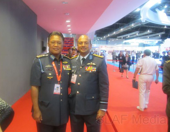Commander Visits ‘Singapore Airshow – 2012’