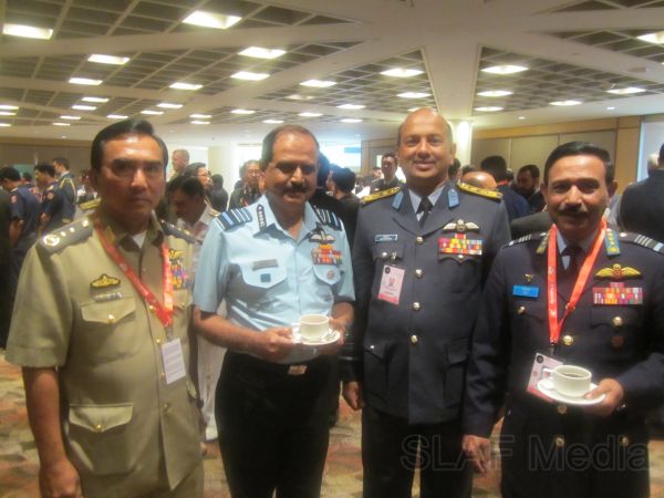 Commander Visits ‘Singapore Airshow – 2012’