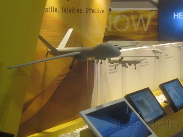 Commander Visits ‘Singapore Airshow – 2012’