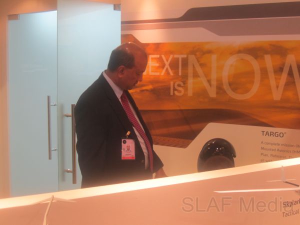 Commander Visits ‘Singapore Airshow – 2012’
