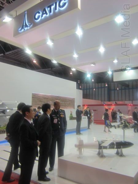 Commander Visits ‘Singapore Airshow – 2012’