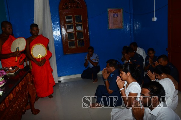 Commander Visits Sri Maha Bodhi