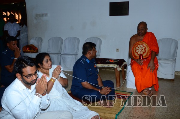 Commander Visits Sri Maha Bodhi