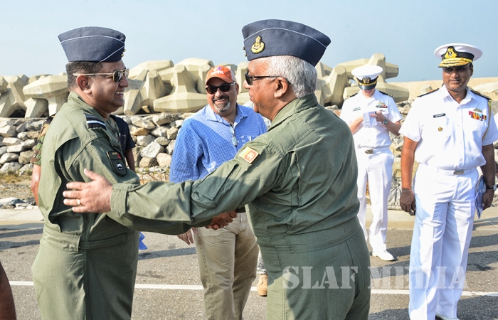 Commander visits 'USS Blue Ridge' in Colombo Port