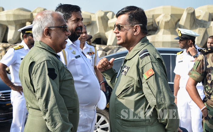 Commander visits 'USS Blue Ridge' in Colombo Port