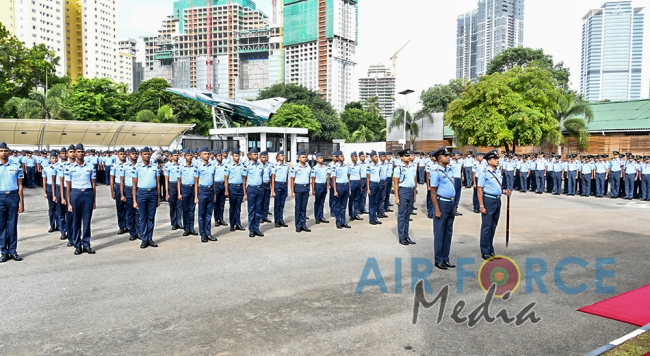 New Command Master Warrant Officer Takes Over Duties
