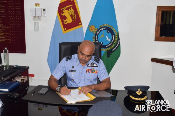 CHANGE OF COMMAND FOR NO 7 SQUADRON AT SLAF BASE HINGURAKGODA