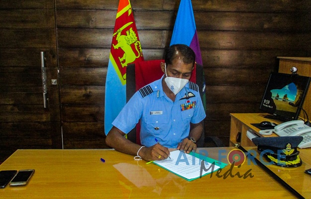 CHANGE OF COMMAND AT SLAF STATION SIGIRIYA