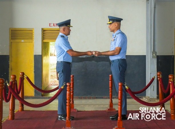 CHANGE OF COMMAND AT SLAF BASE VAVUNIYA