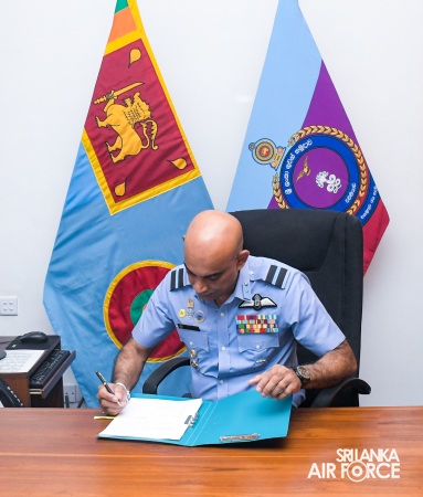 CHANGE OF COMMAND AT SLAF BASE VAVUNIYA