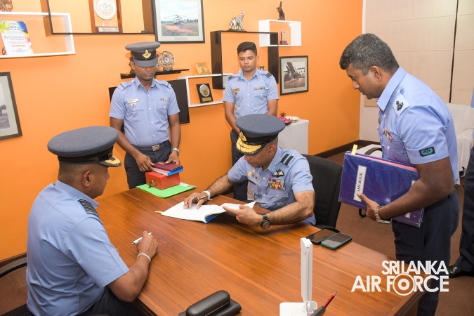 CHANGE OF COMMAND AT SLAF BASE VAVUNIYA
