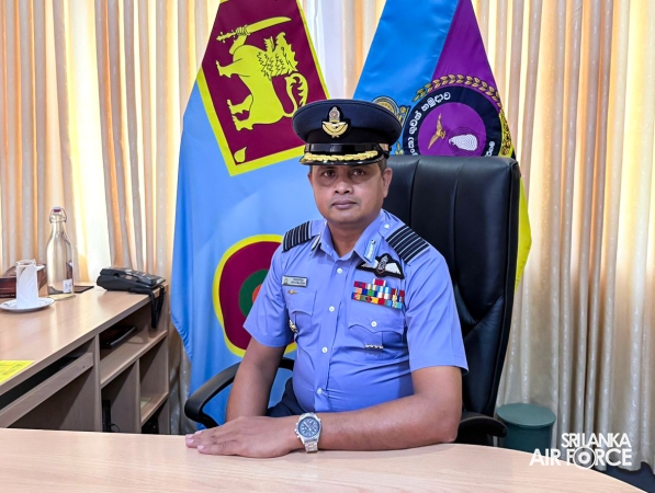 CHANGE OF
COMMAND SLAF STAION MIRIGAMA