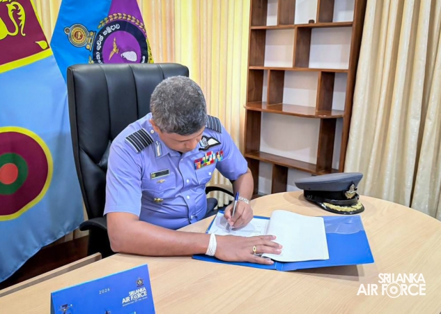 CHANGE OF
COMMAND SLAF STAION MIRIGAMA