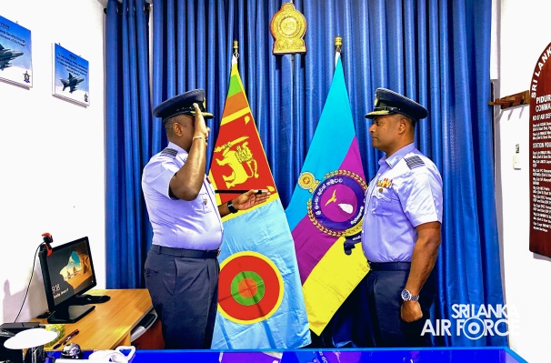 CHANGE OF
COMMAND AT SLAF STATION PIDURUTALAGALA