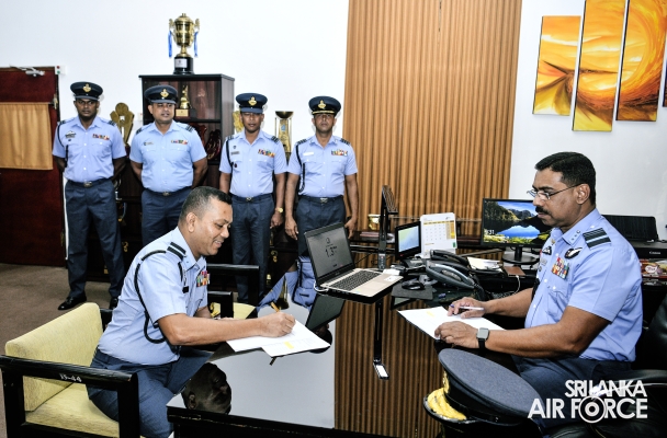 CHANGE
OF COMMAND AT SLAF STATION COLOMBO