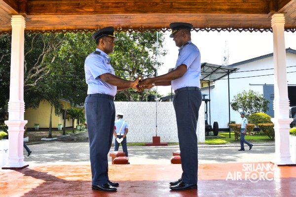 CHANGE OF
COMMAND AT AERONAUTICAL ENGINEERING SUPPORT WING, SLAF BASE RATMALANA