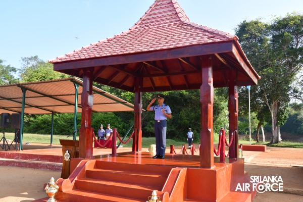CHANGE
OF COMMAND OF SLAF REGIMENT TRAINING SCHOOL VANNI