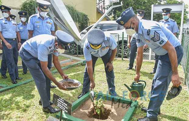 CHANGE OF COMMAND AT THE ELECTRONIC & TELECOMMUNICATION ENGINEERING WING, RATMALANA