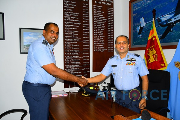 CHANGE OF COMMAND AT SLAF BASE VAVUNIYA