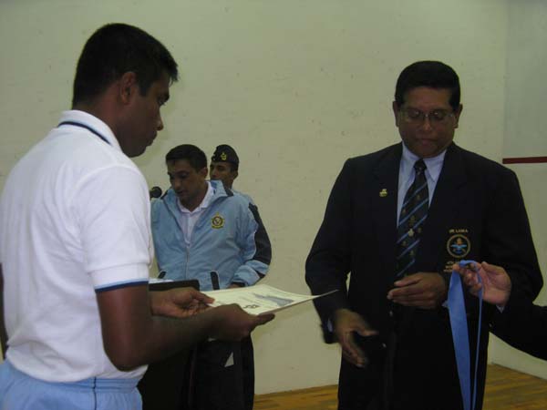 කොළඹ කඳවුර 2010 අන්තර් ඒකක ස්කොෂ් ශුරතාවයට හිමිකම් කියයි...