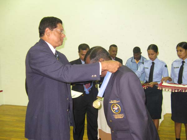 කොළඹ කඳවුර 2010 අන්තර් ඒකක ස්කොෂ් ශුරතාවයට හිමිකම් කියයි...